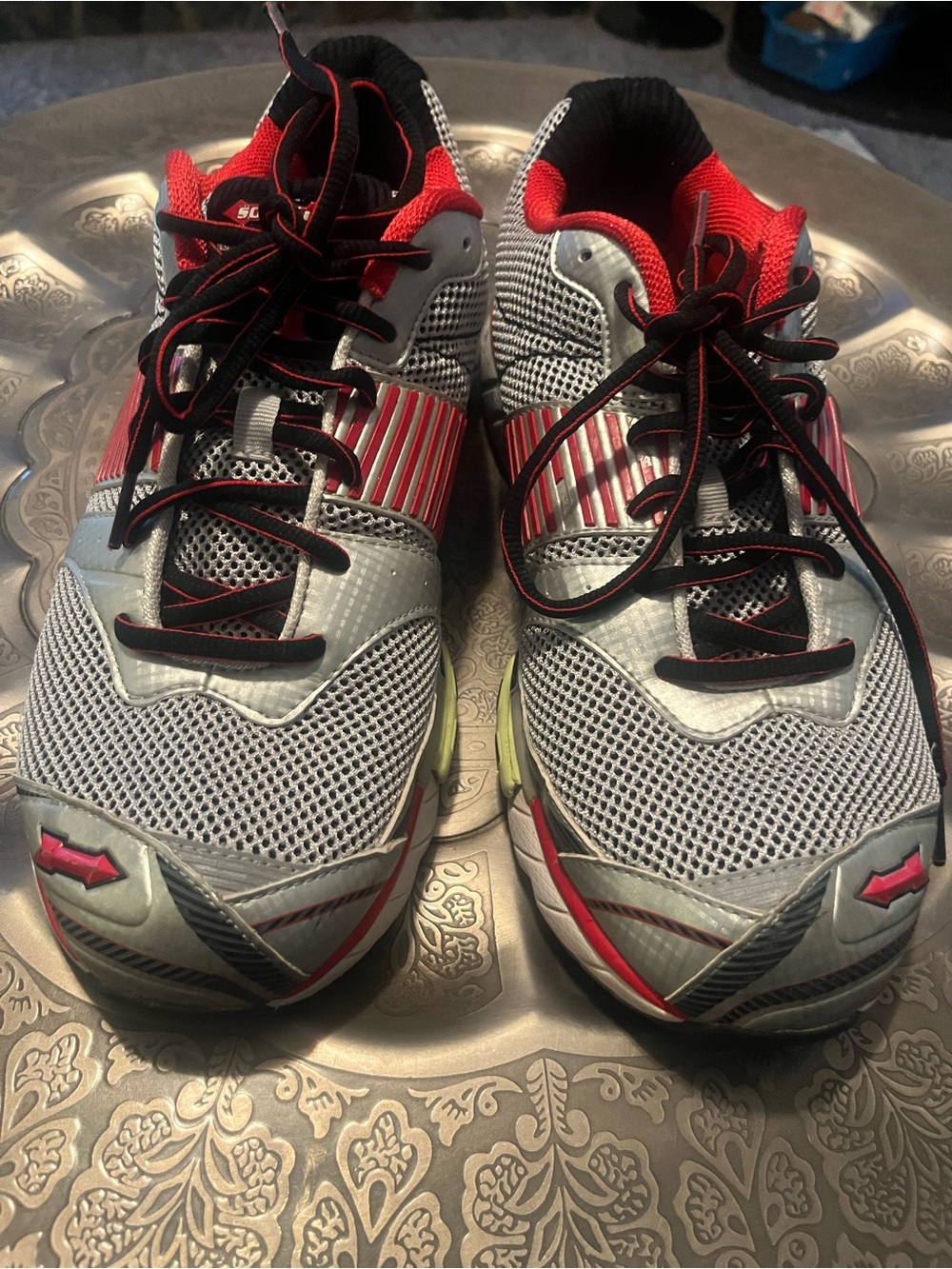 Vintage Men's Somnio Performance Running Shoes - Gray & Red